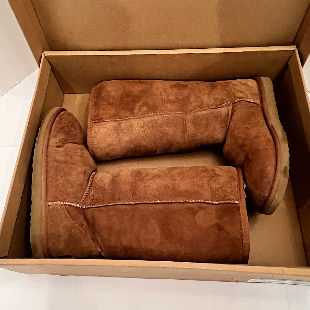 Ugg Chestnut Classic Tall women’s shearling boots, size 8 (style 5815).